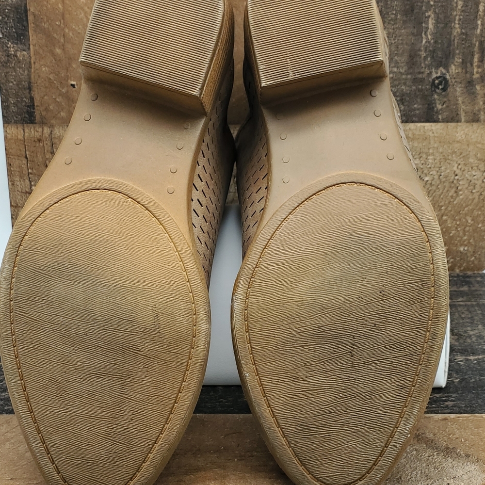 Madden Girl Blaine Taupe boot shoes (shootie) 6.5 m EUC - Picture 3 of 4